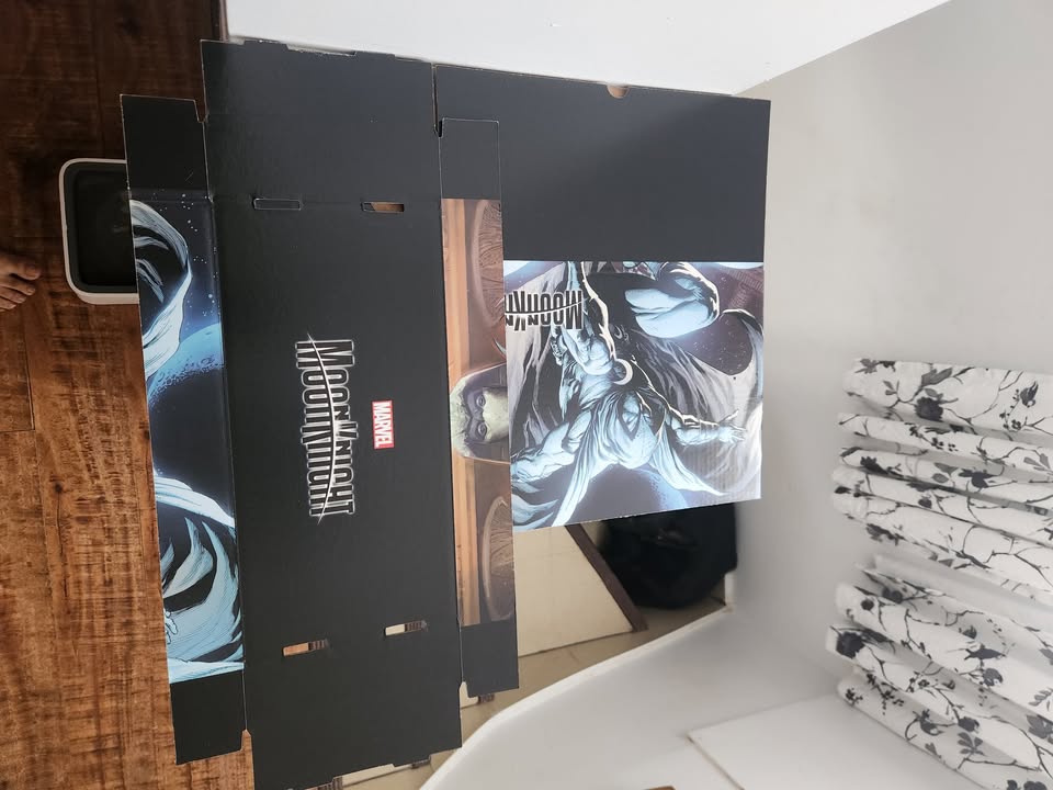 Moon Knight Short comic box