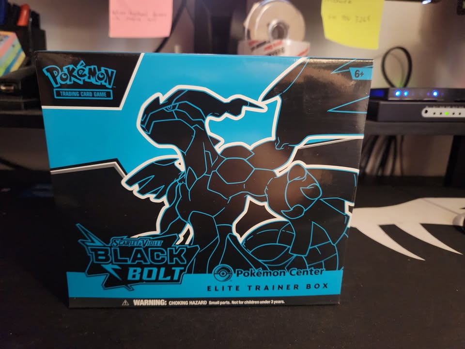 Pokemon Center Black Bolt etb