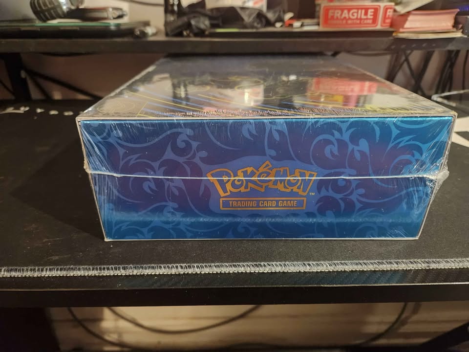 Pokemon mega Charizard ex ultra premium collection